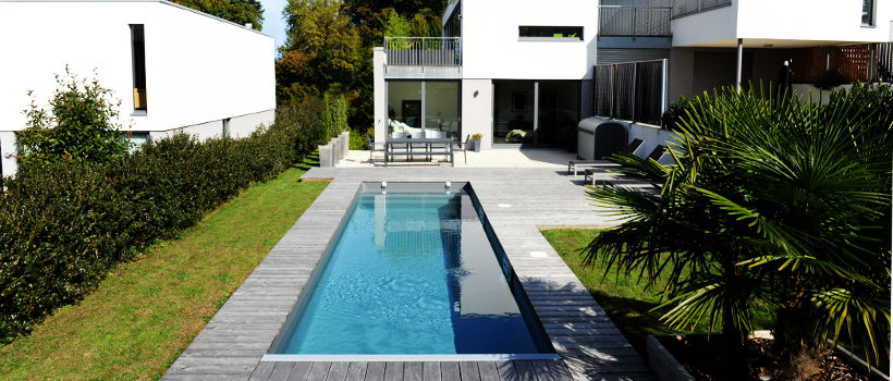 couloir de nage et maison moderne en suisse